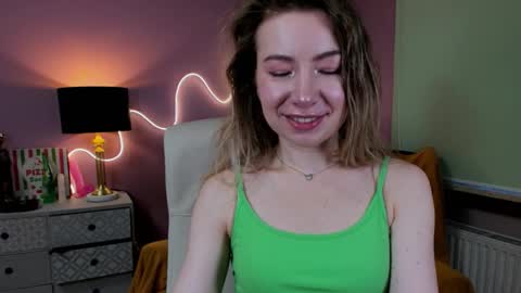 Snapshot of mia_luxx92 chatting on November 19, 7:30 am Mia online show from November 19, 7:30 am