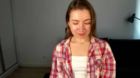 Mia online show from March 5, 7:37 am