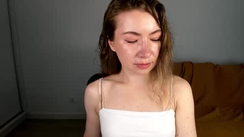Snapshot of mia_luxx92 chatting on May 5, 6:43 am Mia online show from May 5, 6:43 am