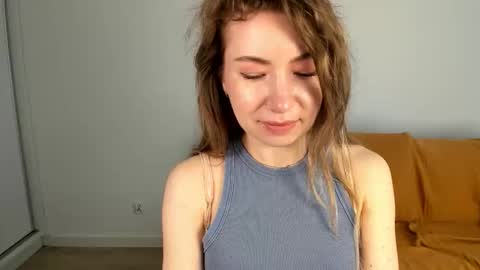 Snapshot of mia_luxx92 chatting on May 19, 7:04 am Mia online show from May 19, 7:04 am