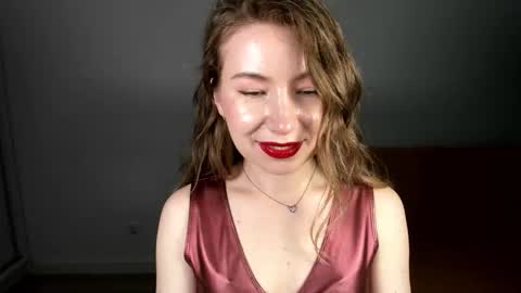 Snapshot of mia_luxx92 chatting on May 31, 6:42 pm Mia online show from May 31, 6:42 pm