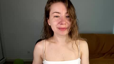 Snapshot of mia_luxx92 chatting on June 3, 6:38 am Mia online show from June 3, 6:38 am