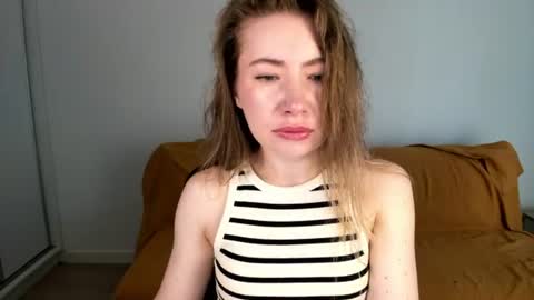 Snapshot of mia_luxx92 chatting on June 13, 6:44 am Mia online show from June 13, 6:44 am