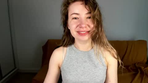 Snapshot of mia_luxx92 chatting on June 16, 6:27 am Mia online show from June 16, 6:27 am