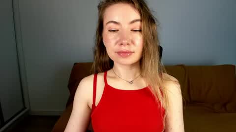 Snapshot of mia_luxx92 chatting on June 17, 6:27 am Mia online show from June 17, 6:27 am