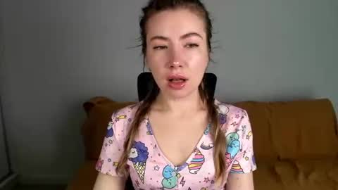 Mia online show from July 4, 7:36 am