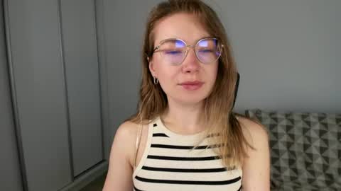 Mia online show from July 25, 6:55 am