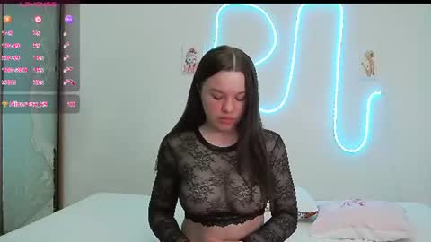 Snapshot of mia_mia99 chatting on July 5, 9:22 pm MIA online show from July 5, 9:22 pm