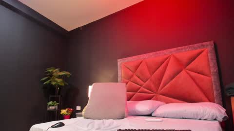 MIA  online show from February 1, 10:23 pm