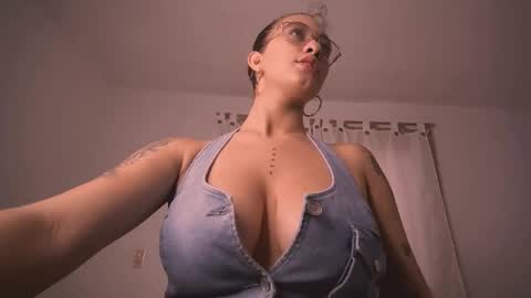 mia independent model online show from December 21, 2:13 pm