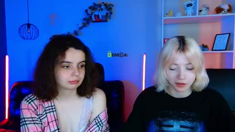 Snapshot of mia_mooon_ chatting on May 28, 8:22 am mia_mooon_ online show from May 28, 8:22 am