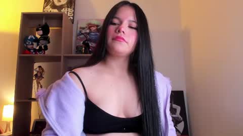 Snapshot of mia_moralez chatting on June 10, 12:59 pm MIA online show from June 10, 12:59 pm