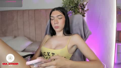 mia_mtnz02 online show from May 21, 3:46 am