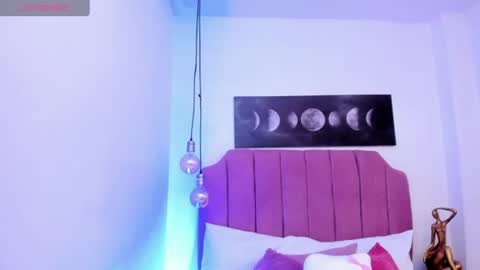 Snapshot of mia_naive chatting on June 11, 11:41 am Mia online show from June 11, 11:41 am