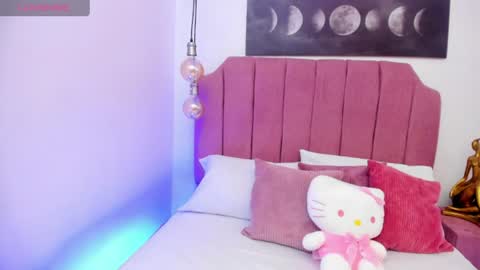 Snapshot of mia_naive chatting on June 12, 11:53 am Mia online show from June 12, 11:53 am
