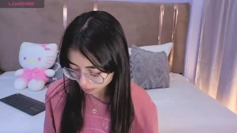 Snapshot of mia_naive chatting on June 16, 12:41 pm Mia online show from June 16, 12:41 pm