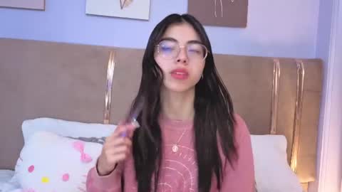 Snapshot of mia_naive chatting on June 24, 12:15 pm Mia online show from June 24, 12:15 pm