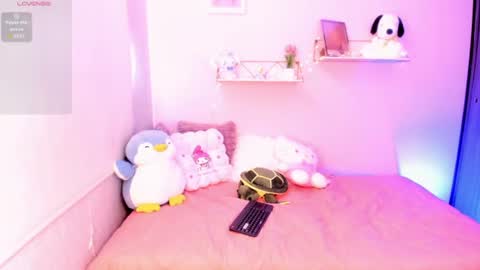 Snapshot of mia_naive chatting on July 28, 7:50 pm Mia online show from July 28, 7:50 pm