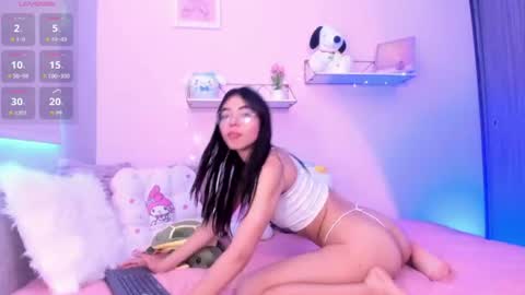 Snapshot of mia_naive chatting on July 29, 2:04 pm Mia online show from July 29, 2:04 pm