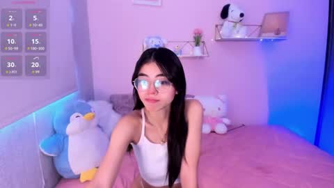 Snapshot of mia_naive chatting on July 31, 1:21 pm Mia online show from July 31, 1:21 pm