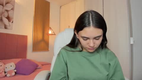 Mia Nevaeh - follow me online show from March 3, 8:54 pm