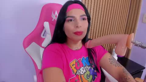 Snapshot of mia_novoa_2 chatting on July 21, 9:39 pm mia novoa online show from July 21, 9:39 pm