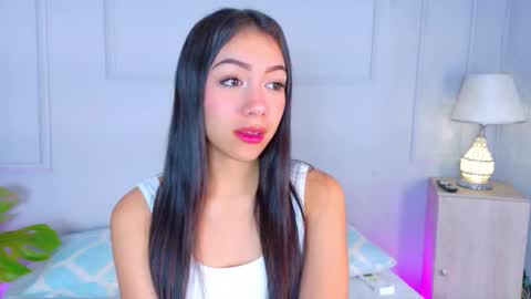 mia_oconner online show from September 24, 8:45 pm