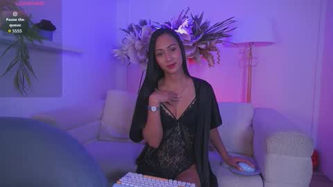 Mia online show from March 22, 11:13 am