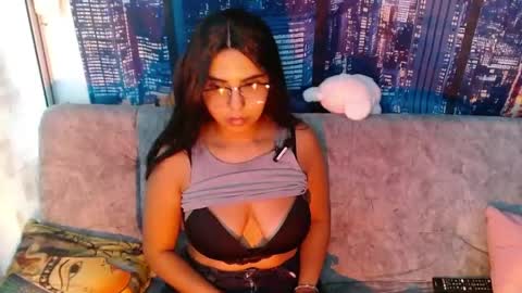 Mia  online show from April 29, 6:58 pm