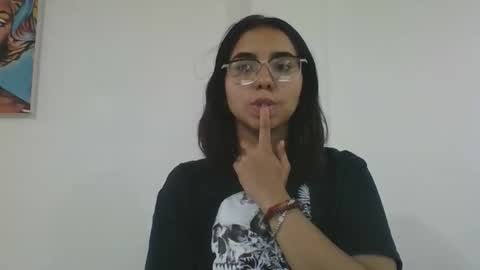 Mia  online show from May 14, 12:17 am