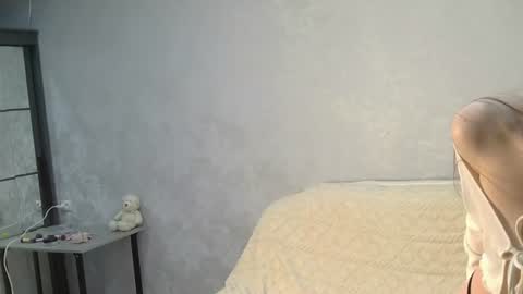 Snapshot of mia_pinkie chatting on June 14, 8:11 pm Mia online show from June 14, 8:11 pm