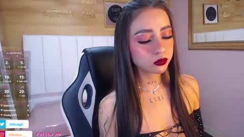 Snapshot of mia_ponce_a chatting on October 7, 7:55 pm MIA online show from October 7, 7:55 pm