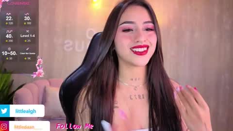 Snapshot of mia_ponce_a chatting on November 5, 7:58 pm MIA online show from November 5, 7:58 pm