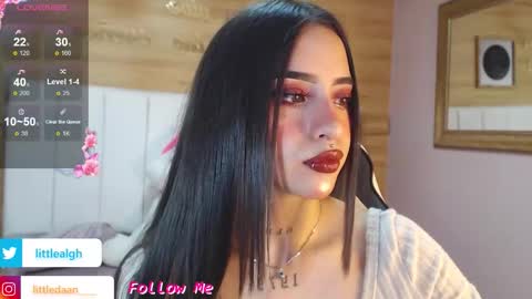 Snapshot of mia_ponce_a chatting on November 7, 1:33 pm MIA online show from November 7, 1:33 pm