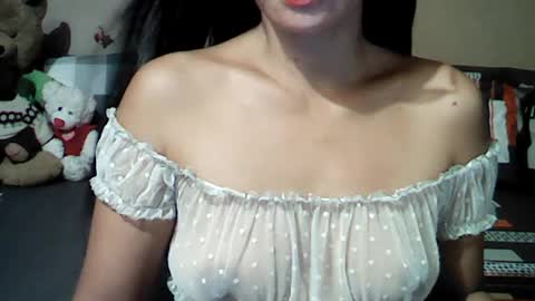 Snapshot of mia_rein chatting on June 30, 1:34 pm mia_rein online show from June 30, 1:34 pm