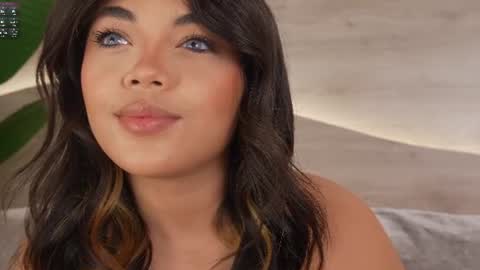 Snapshot of mia_rosalie chatting on July 3, 7:42 pm mia_rosalie online show from July 3, 7:42 pm