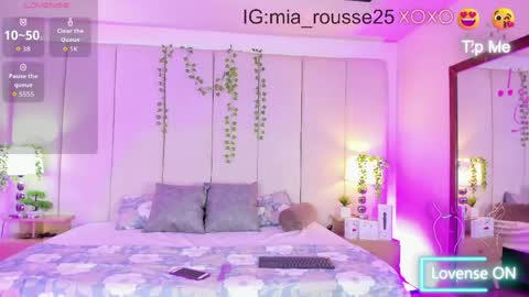 Snapshot of mia_rousse25 chatting on May 8, 3:23 am mia rousse25 online show from May 8, 3:23 am