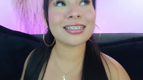 Snapshot of mia_roux1 chatting on May 23, 3:23 am Mia online show from May 23, 3:23 am