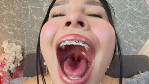 Mia Roux online show from January 17, 9:17 pm