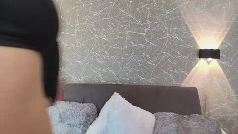 Mia Roux online show from January 19, 7:15 pm