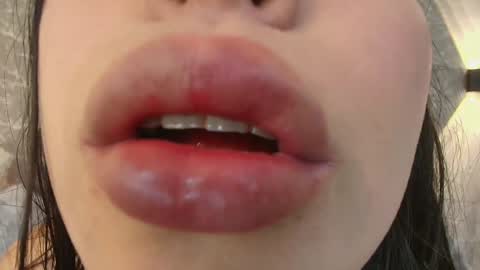 Mia Roux online show from February 2, 1:23 am