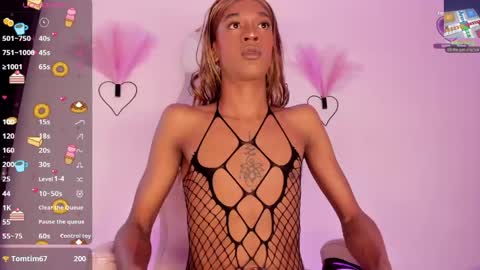 mia_royal online show from May 16, 12:15 pm