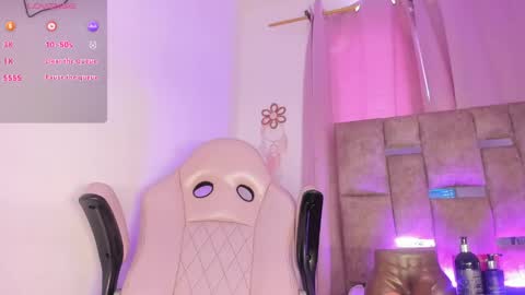 mia_royal online show from May 18, 6:03 pm