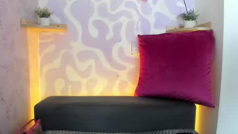 Snapshot of mia_scarlet7 chatting on June 8, 1:22 pm Mia . online show from June 8, 1:22 pm