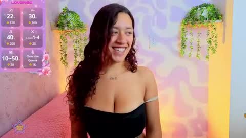 Snapshot of mia_scarlet7 chatting on June 24, 2:05 pm Mia . online show from June 24, 2:05 pm