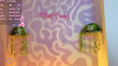 Snapshot of mia_scarlet7 chatting on July 7, 12:31 pm Mia . online show from July 7, 12:31 pm