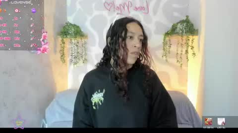 Snapshot of mia_scarlet7 chatting on July 17, 12:56 pm Mia . online show from July 17, 12:56 pm