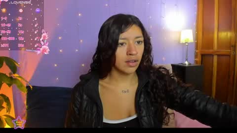 Snapshot of mia_scarlet7 chatting on July 22, 12:30 pm Mia . online show from July 22, 12:30 pm