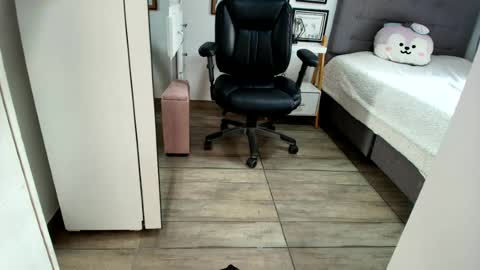 Mia Sepulveda online show from June 12, 3:22 pm