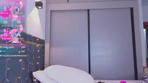 Mia online show from March 2, 3:37 pm